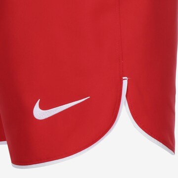 Regular Pantalon de sport NIKE en rouge