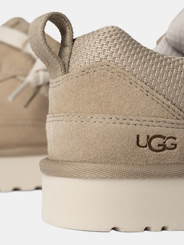 Baskets basses 'Lo Lowmel' UGG en beige