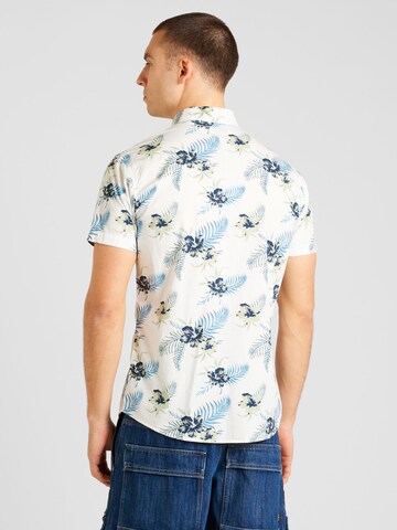 balta JACK & JONES Priglundantis modelis Marškiniai 'CHILL'