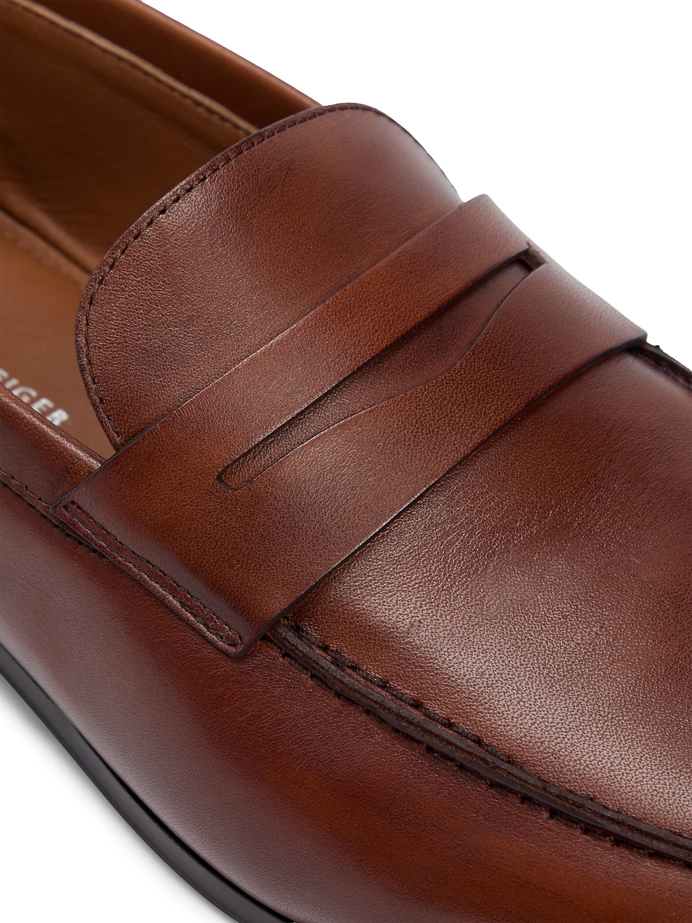 TOMMY HILFIGER Slipper in Braun