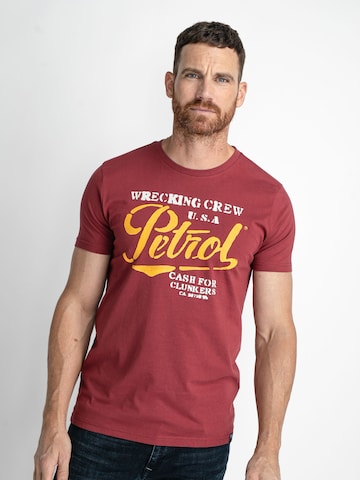 Petrol Industries T-shirt 'Classic' i röd: framsida