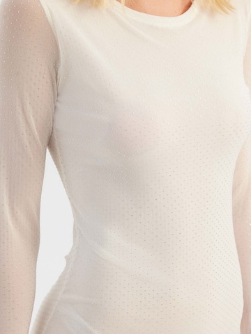 Hiccup - Vestido em branco