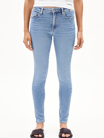 ARMEDANGELS Skinny Jeans in Blue: front