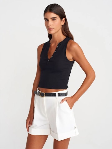 Dilvin Top in Black: front