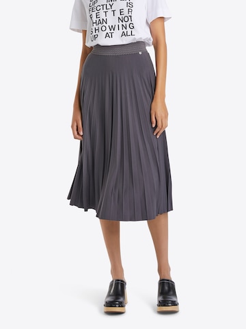 Rich & Royal Skirt in Grey: front