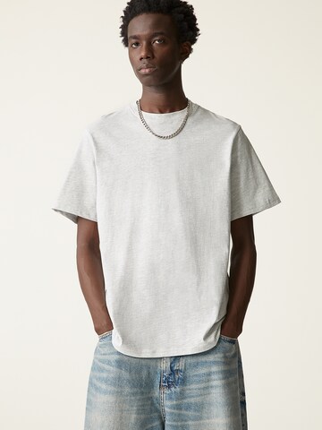 Pull&Bear Póló - szürke: elől