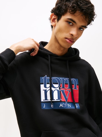 Tommy Jeans Collegepaita värissä musta