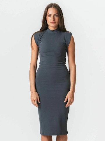 TEESHOPPEN - Vestido ' Isabella ' em cinzento: frente