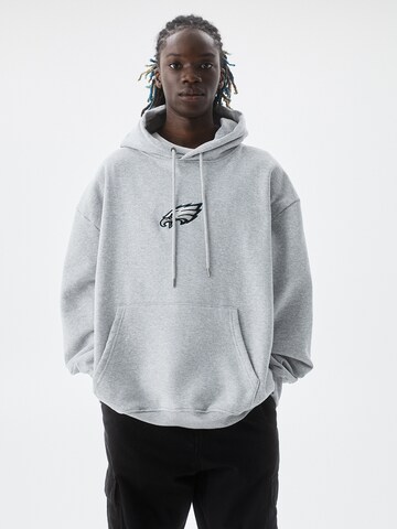 Pull&Bear Sweatshirt in Grau: Vorderseite