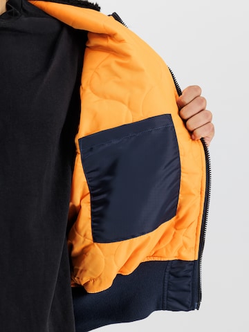 ALPHA INDUSTRIESZimska jakna '45/P Hooded Custom' - plava boja