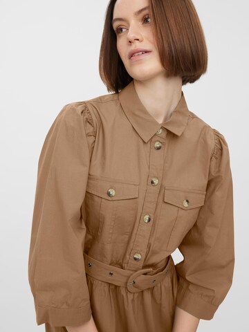 VERO MODA - Vestido camisero 'Hilsa' en marrón