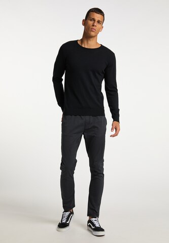 TUFFSKULL Sweater in Black