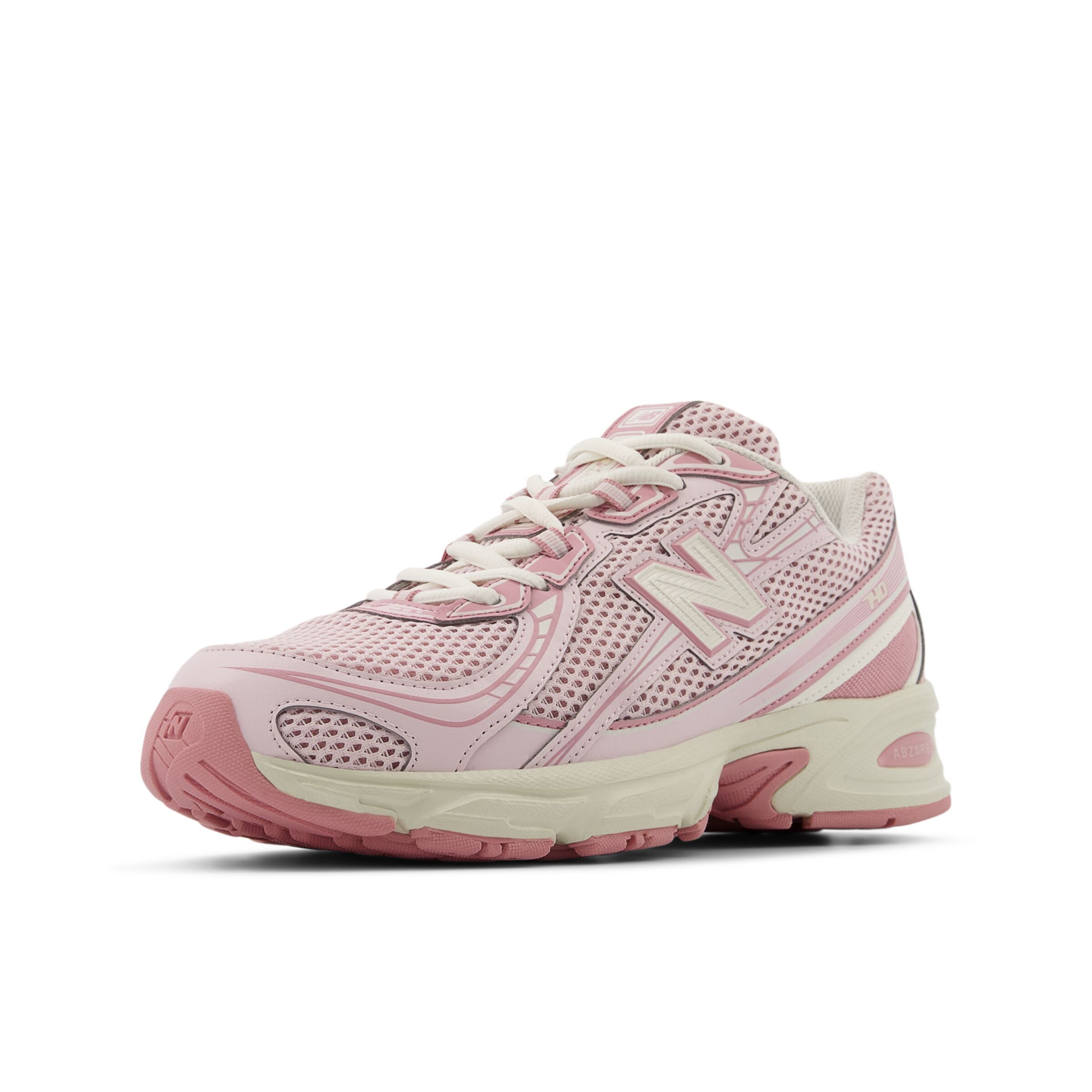 new balance Platform trainers in Pink