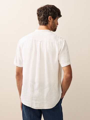 Next - Ajuste confortable Camisa en blanco