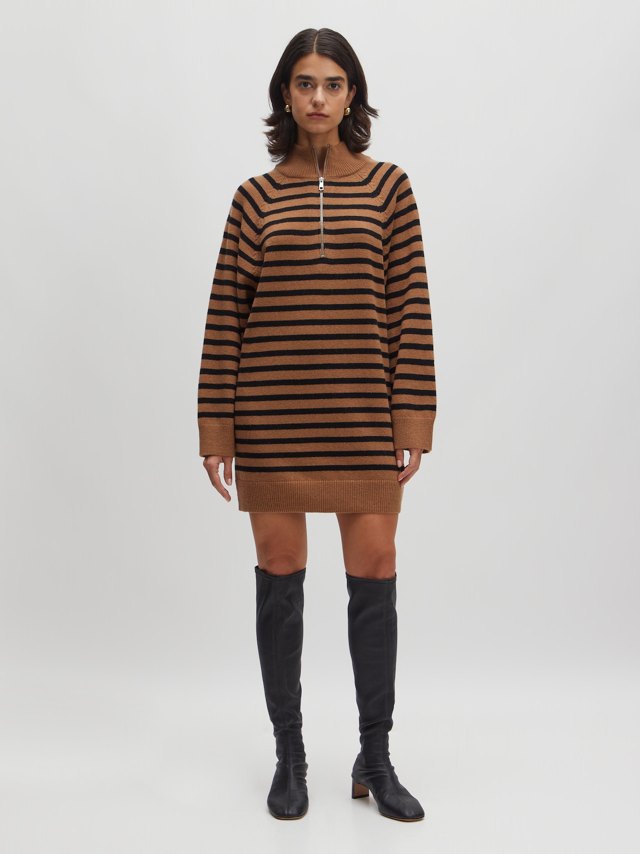 EDITED Gebreide jurk 'Marwa' Bruin