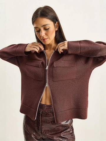 Bianco Lucci - Casaco de malha em castanho