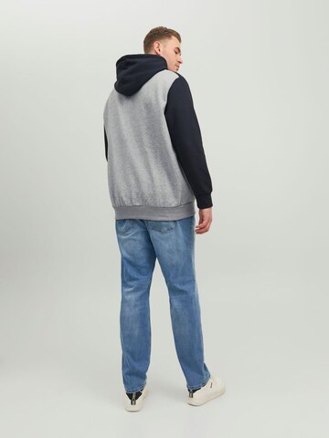 Felpa di Jack & Jones Plus in grigio