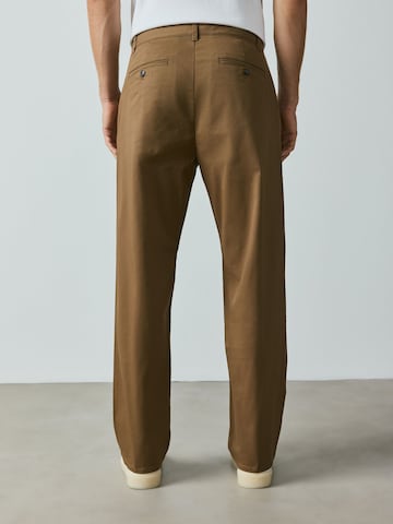 Loosefit Pantaloni chino di Next in marrone