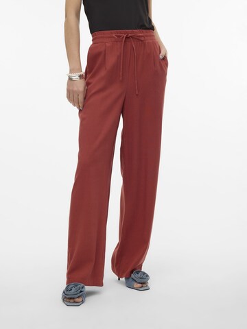 VERO MODA Loosefit Bandplooibroek 'JESMILO' in Rood: voorkant