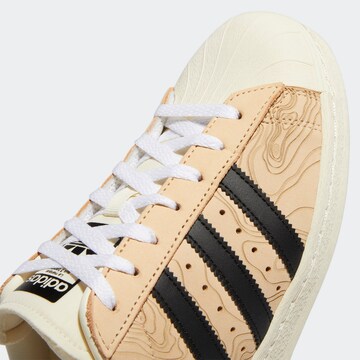 ADIDAS ORIGINALS Rövid szárú sportcipők 'Superstar 82' - bézs