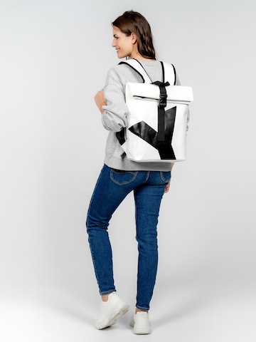Suri Frey Backpack 'Jessey-Plane' in White: front