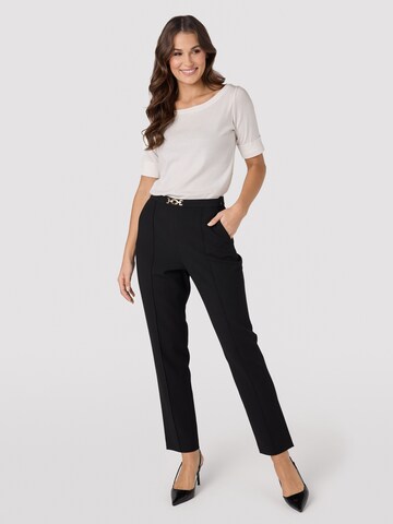 Coupe slim Pantalon à plis Quiosque en noir