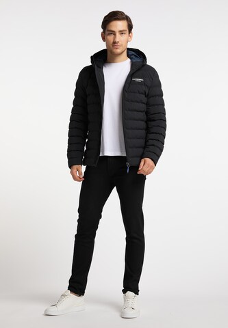 HOMEBASE Performance Jacket 'Hamburg' in Black