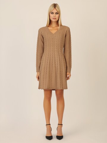 APART Knitted dress in Beige