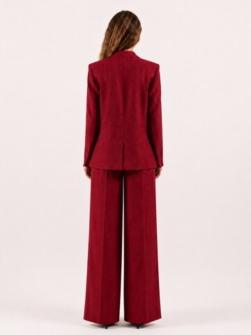 Amarilde Kostüm‌‌‌‌‌‌‌‌‌ in Rot