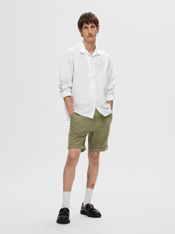 SELECTED HOMME Slimfit Shorts 'LUTON' in Grün