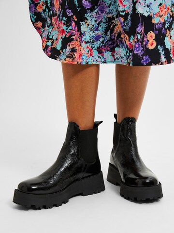 SELECTED FEMME Chelsea boots 'Cora' in Zwart