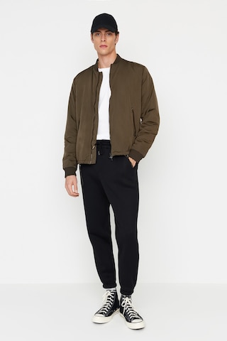 Trendyol - Tapered Pantalón en negro