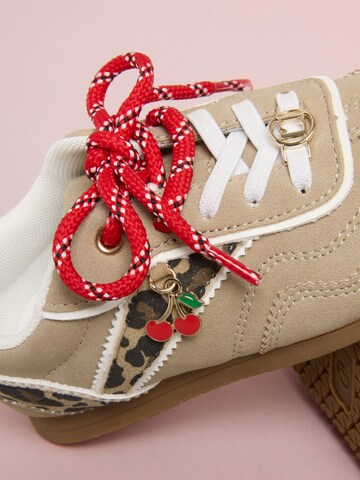 Lipsy Sneakers in Beige