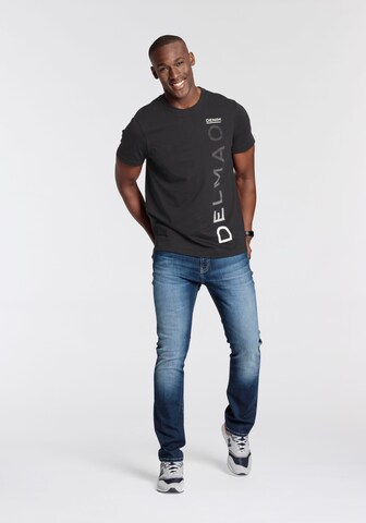 DELMAO T-Shirt in Schwarz