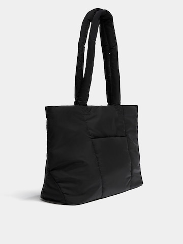 Pull&Bear Shopper táska - fekete: elől