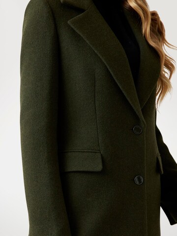 GUESS Mantel in Grün