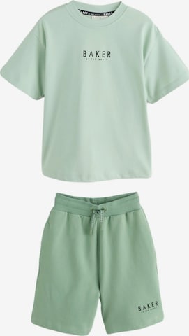 Set de la Baker by Ted Baker pe verde: față