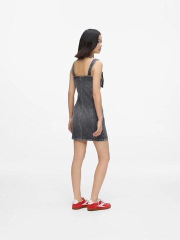 KARL LAGERFELD JEANS Obleka | siva barva