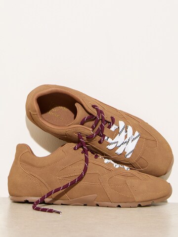 Friends Like These Platform trainers in Brown