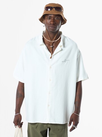 VAMOS CLO Button Up Shirt 'Spirea' in White: front