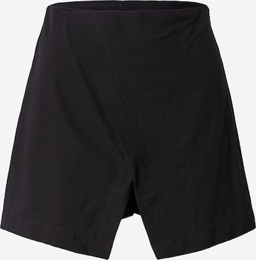 Trendyol Regular Shorts in Schwarz: predná strana