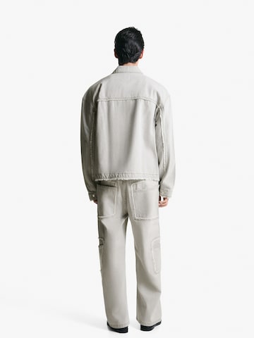 Baggy Jeans de la Bershka pe gri