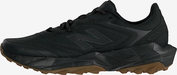 Chaussure de course 'Tektrel Utility' new balance en noir : devant
