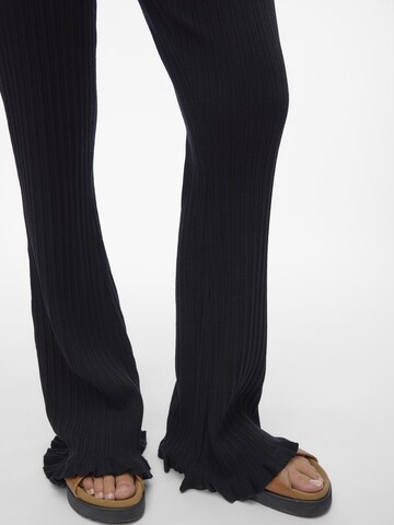 VERO MODA Flared Hose 'JADE' in Schwarz