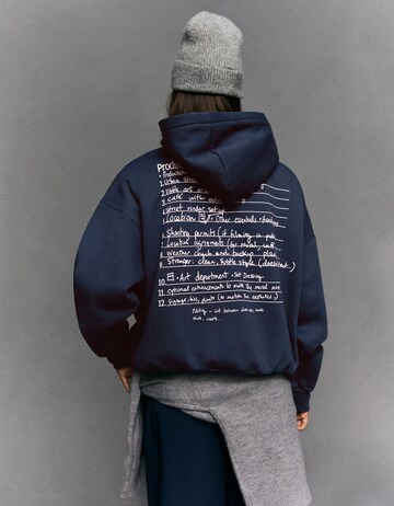 BershkaSweater majica - plava boja