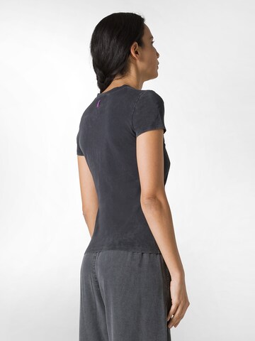 DEHA Shirt in Black