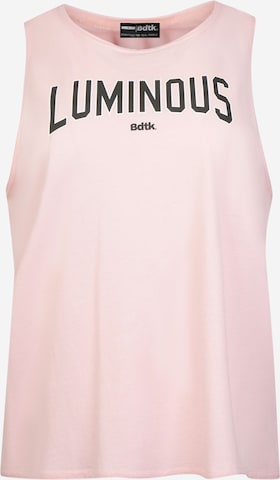 Bdtk Sporttop 'LUMINOUS' in Pink: Vorderseite