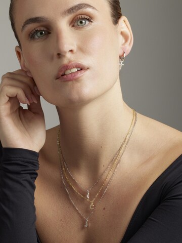 Collana 'Alphabet' di Luxenter in bianco: frontale