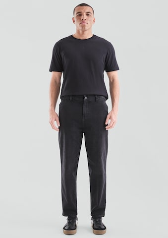 QS Regular Jeans in Zwart