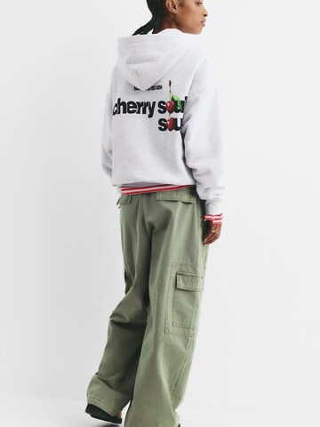 Pull&Bear Суичър в сиво